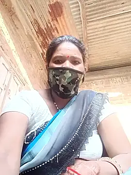 Snapshot of Kirti_sacsena chatting on March 18, 2026, 2:04 am Kirti sacsena online show from March 18, 2026, 2:04 am
