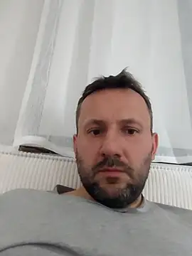 defaktor online show from April 30, 2026, 3:29 pm