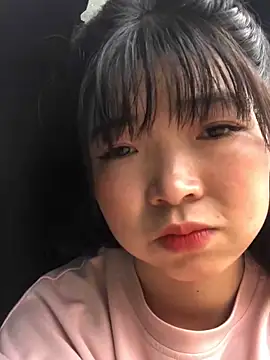 cuty lusy online show from April 20, 2026, 4:04 am