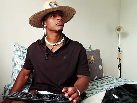 Snapshot of Lebron_black_ chatting on March 3, 2026, 5:08 pm Lebron black online show from March 3, 2026, 5:08 pm