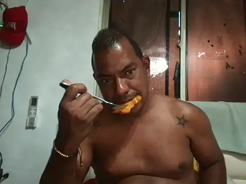 Snapshot of Quillero18 chatting on March 30, 2026, 3:35 pm Quillero18 online show from March 30, 2026, 3:35 pm