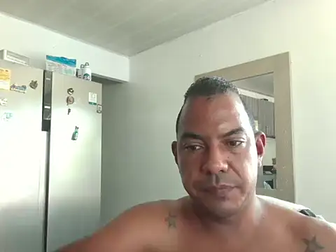 Snapshot of Quillero18 chatting on July 28, 2026, 3:21 pm Quillero18 online show from July 28, 2026, 3:21 pm