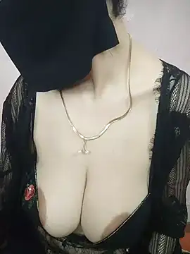 Snapshot of Nada_Oh chatting on June 26, 2026, 7:13 am Nada Oh online show from June 26, 2026, 7:13 am