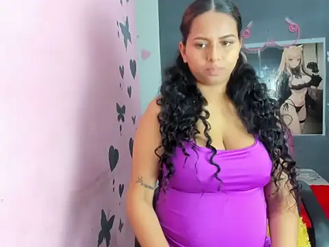 Luna white1 online show from April 21, 2026, 8:12 pm