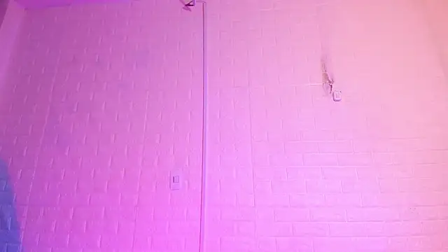 Sara Love 1 online show from June 5, 2026, 4:19 am