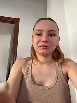 Snapshot of AlessiaandJay chatting on April 25, 2026, 7:55 am AlessiaandJay online show from April 25, 2026, 7:55 am