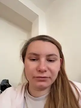Snapshot of AlessiaandJay chatting on April 27, 2026, 8:45 am AlessiaandJay online show from April 27, 2026, 8:45 am