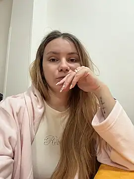 Snapshot of AlessiaandJay chatting on April 29, 2026, 5:30 pm AlessiaandJay online show from April 29, 2026, 5:30 pm