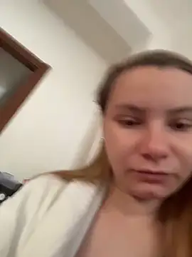 Snapshot of AlessiaandJay chatting on May 7, 2026, 8:31 am AlessiaandJay online show from May 7, 2026, 8:31 am