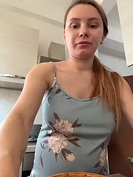 Snapshot of AlessiaandJay chatting on May 11, 2026, 4:26 pm AlessiaandJay online show from May 11, 2026, 4:26 pm