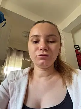 Snapshot of AlessiaandJay chatting on May 13, 2026, 12:13 pm AlessiaandJay online show from May 13, 2026, 12:13 pm