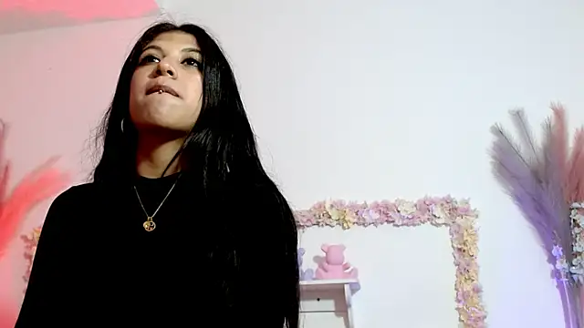 sharlotaustral18 online show from February 14, 2026, 1:13 am