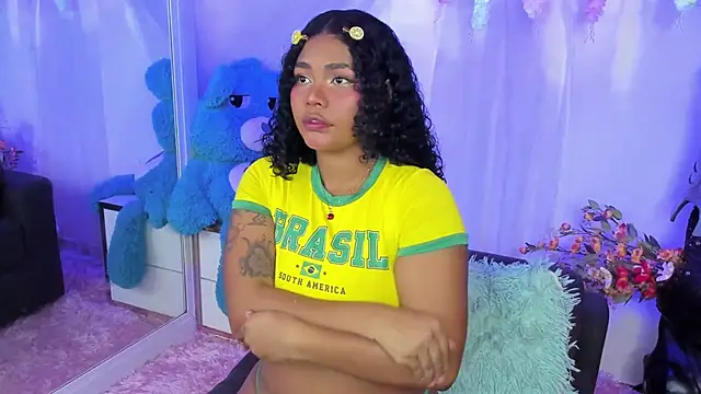 Snapshot of Angel_Belll chatting on April 7, 2026, 1:06 am Angel Belll online show from April 7, 2026, 1:06 am