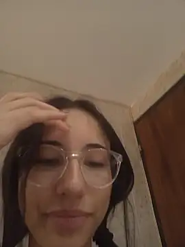 isaaabelaaa online show from February 15, 2026, 11:41 am