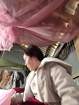 Yiyoongg online show from February 9, 2026, 1:09 am