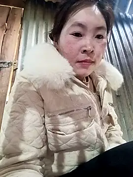 Yiyoongg online show from February 20, 2026, 8:16 am