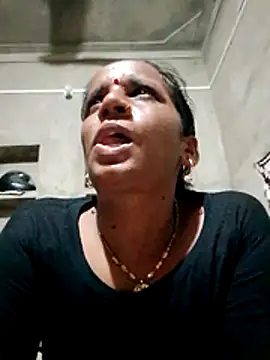 Snapshot of Anitarakkoli chatting on July 4, 2026, 3:07 pm Anitarakkoli online show from July 4, 2026, 3:07 pm