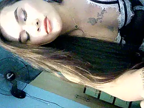 hollynicole online show from February 23, 2026, 7:50 am