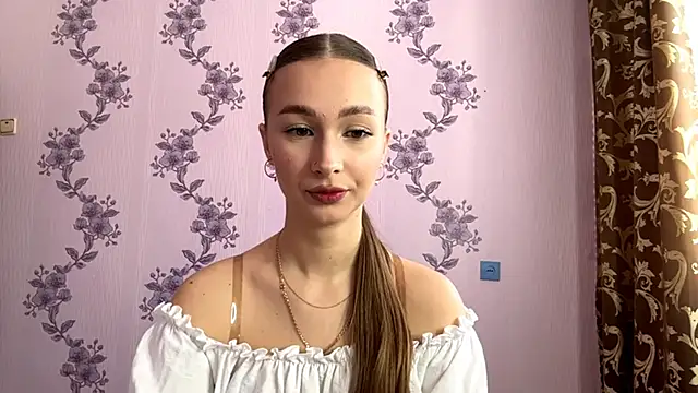 LacieHelaire online show from March 5, 2026, 7:04 am