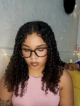 BrianaSweetxxx online show from April 15, 2026, 4:08 am