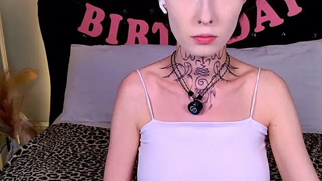 roxy morrison x online show from July 9, 2026, 3:32 am
