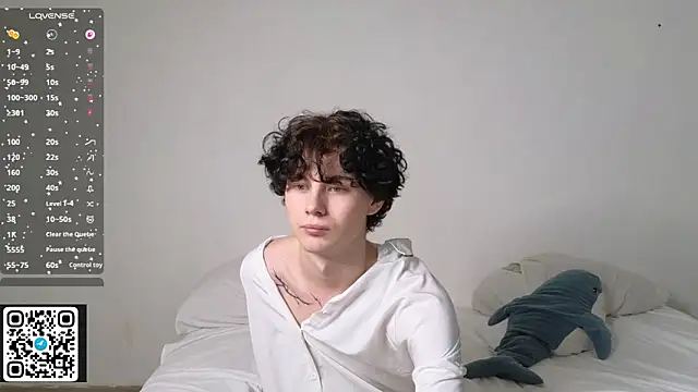 moon Gloww online show from February 11, 2026, 8:41 am