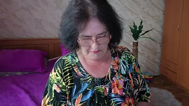 Snapshot of xMaryxAnne chatting on June 11, 2026, 1:42 pm xMaryxAnne online show from June 11, 2026, 1:42 pm