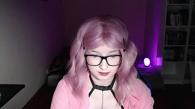 Snapshot of LunaXcherry chatting on March 2, 2026, 6:15 pm LunaXcherry online show from March 2, 2026, 6:15 pm