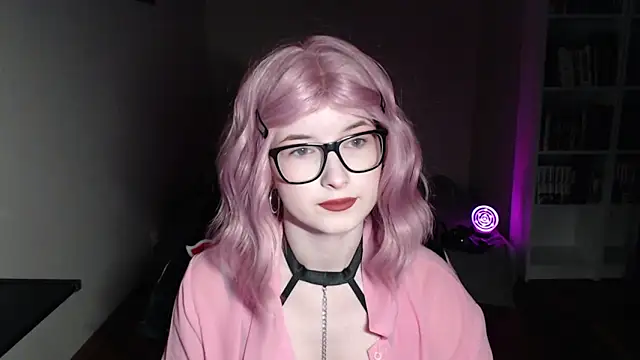 Snapshot of LunaXcherry chatting on March 4, 2026, 5:41 pm LunaXcherry online show from March 4, 2026, 5:41 pm