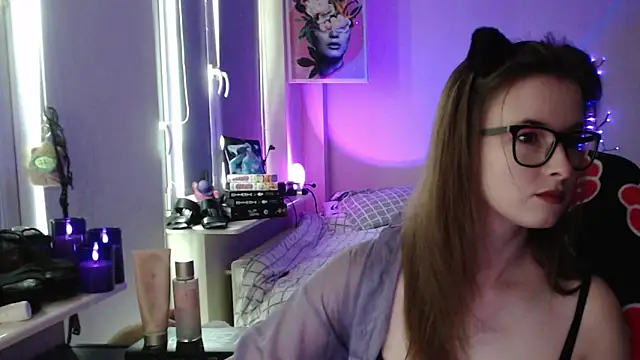 Snapshot of LunaXcherry chatting on May 7, 2026, 4:34 pm LunaXcherry online show from May 7, 2026, 4:34 pm