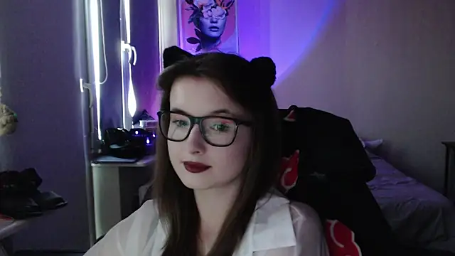 Snapshot of LunaXcherry chatting on May 26, 2026, 5:42 pm LunaXcherry online show from May 26, 2026, 5:42 pm