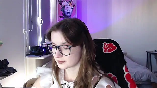 Snapshot of LunaXcherry chatting on May 28, 2026, 4:48 pm LunaXcherry online show from May 28, 2026, 4:48 pm