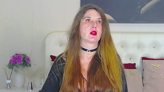 Snapshot of AzeliaHart chatting on February 16, 2026, 12:07 am AzeliaHart online show from February 16, 2026, 12:07 am