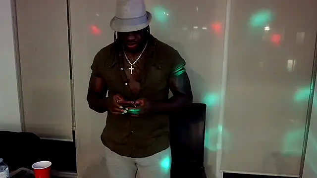 darkstallion7 online show from April 26, 2026, 7:28 am