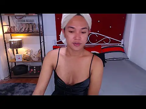 Snapshot of SeductiveAya chatting on February 17, 2026, 10:27 pm SeductiveAya online show from February 17, 2026, 10:27 pm