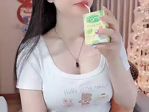 Snapshot of Agnelyn___ chatting on April 7, 2026, 2:01 am Agnelyn online show from April 7, 2026, 2:01 am