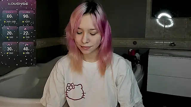 EmilyTrase online show from April 9, 2026, 1:16 am