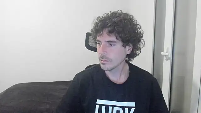 Snapshot of joaquin420_hot chatting on February 25, 2026, 11:58 pm joaquin420 hot online show from February 25, 2026, 11:58 pm