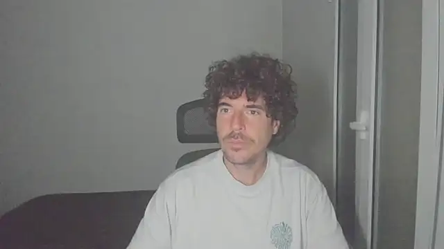 Snapshot of joaquin420_hot chatting on March 5, 2026, 5:47 am joaquin420 hot online show from March 5, 2026, 5:47 am