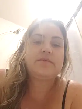 Julia2027 online show from March 5, 2026, 8:10 am