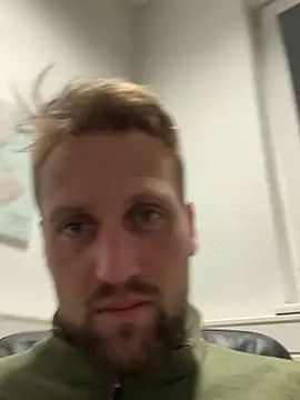 lovefuess online show from February 11, 2026, 5:51 pm