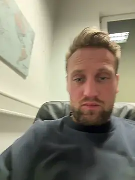 lovefuess online show from February 18, 2026, 5:42 pm