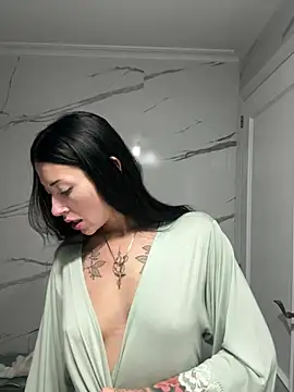 Karmenlovex online show from March 17, 2026, 12:52 pm