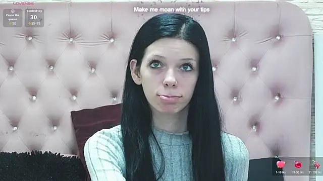 Snapshot of PeachyElla26 chatting on March 3, 2026, 1:28 pm PeachyElla26 online show from March 3, 2026, 1:28 pm