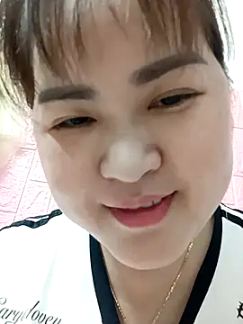 Kee-kimlee online show from February 19, 2026, 2:07 am