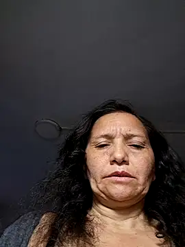 Alexamontiel  online show from February 12, 2026, 11:49 am