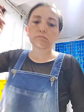 Alexamontiel  online show from March 1, 2026, 10:45 pm