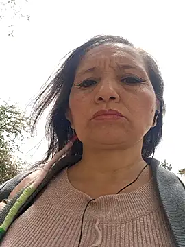 Alexamontiel  online show from April 9, 2026, 5:18 pm