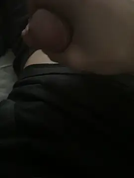 buyukyarak31 online show from April 19, 2026, 2:38 pm