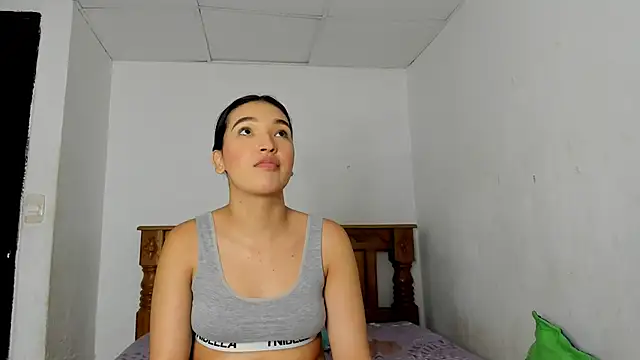 Snapshot of Scarlett_rossii chatting on March 4, 2026, 1:33 am Scarlett rossii online show from March 4, 2026, 1:33 am